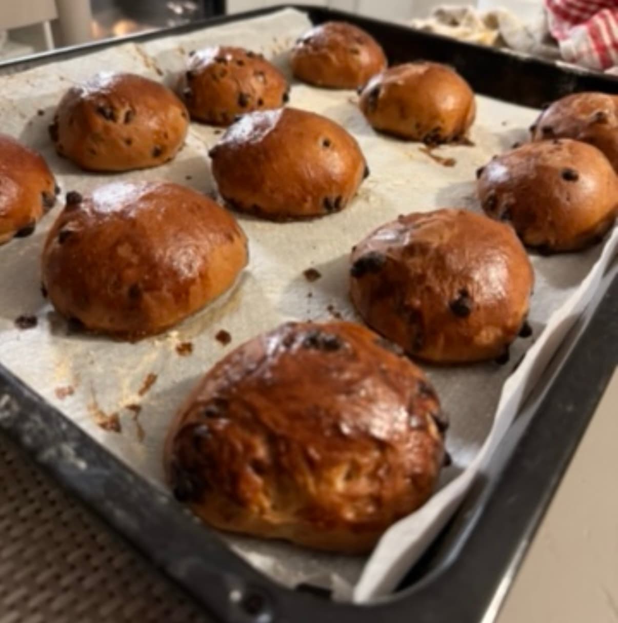Brioches aux pépites de chocolat tout juste sorties du four